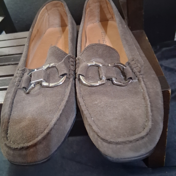 Elegant Taupe Suede Loafers - Picture 9 of 12